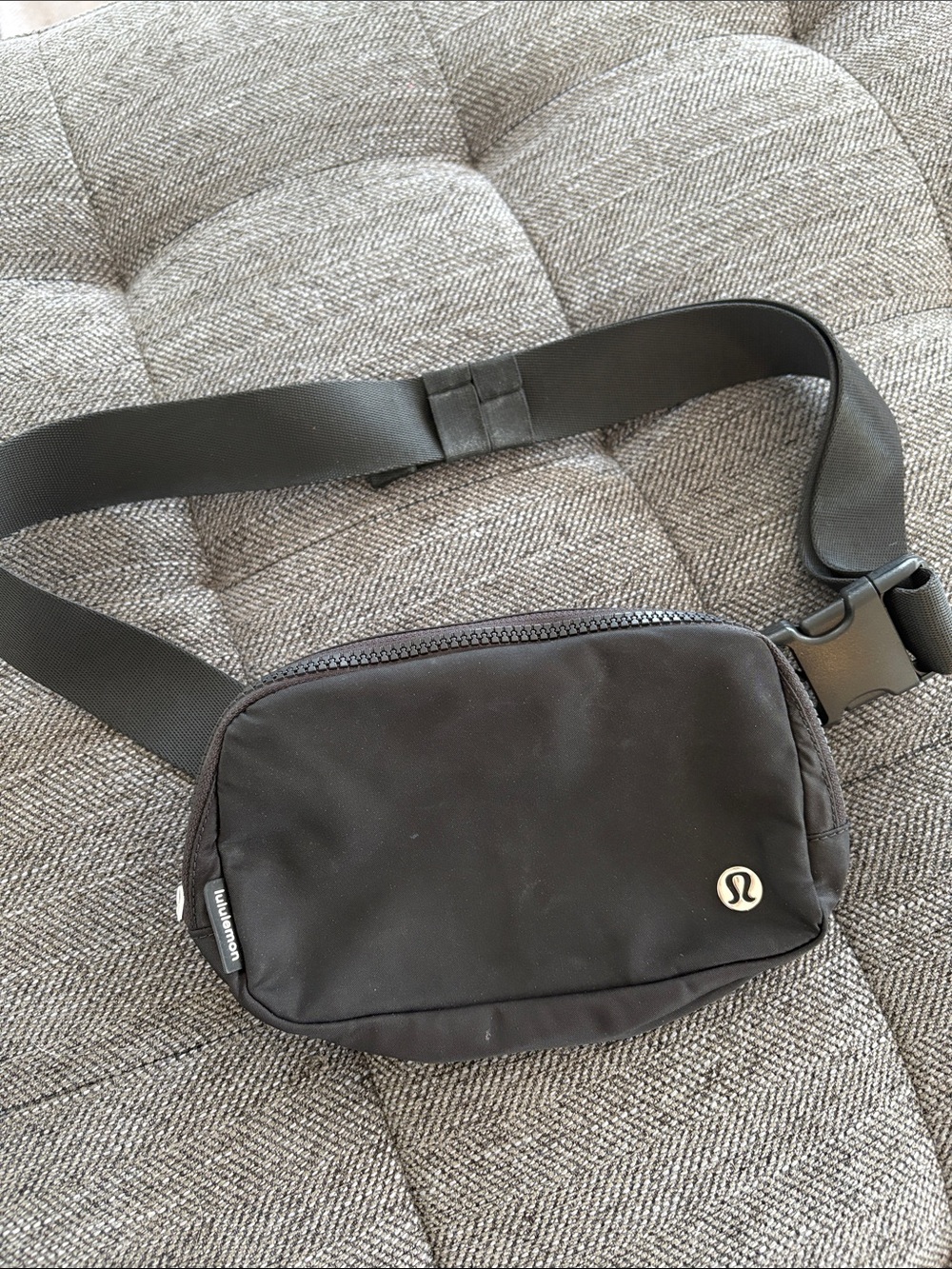 lululemon athletica Black Belt Bag — Minimal Waist Pack